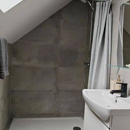 2 Dans Partage Proche De Strasbourg Homestay *